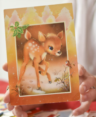 Bambi-kortti on ensimmäisiä , joita Jaana Heiskala on säilyttänyt. Hän sai kortin neljävuotiaana Rauhaniemen lastenkodissa asuessaan.