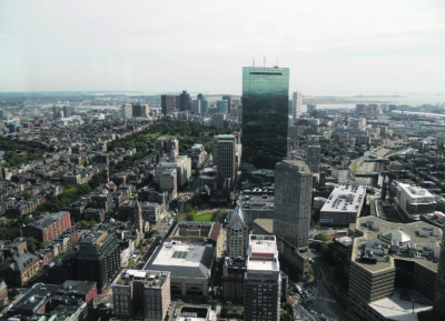 Näkymä Massachusetts Institute of Technologyn tornista. Alhaalla oikealla Boylston Street, jossa Bostonin pommi-iskut tapahtuivat muutamaa päivää kuvan ottamisen jälkeen. (Kuva: Tapani Jarva)