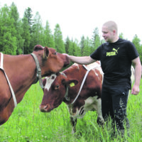 Karjanhoitaja-hieroja ei luottaisi  pelkästään tilakokojen suurentamiseen