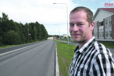 Jari Koskinen on Ylöjärven kaupungin uusi tiemestari. Hän aikoo tutustua pikavauhtia kaikkiin kaupungin ylläpitämiin liikenneväyliin.