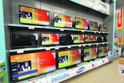 Ylöjärven K-citymarketissa oli esillä 17 eri televisiomallia. Niistä 15 tuki merkintöjen mukaan uutta lähetystekniikkaa.
