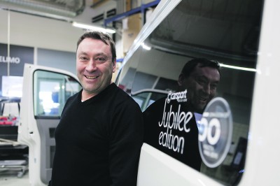 Ari Jonasson on kasvanut yhdessä Jonasson Oy:n kanssa. Nykyinen toimitusjohtaja oli vuoden vanha, kun hänen isänsä perusti yrityksen. 50-vuotisen taipaleensa kunniaksi Carsport on luonut Jubilee-juhlamalliston.