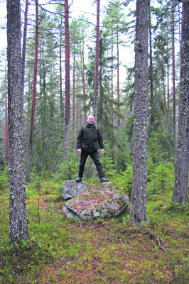 Petri Siuro toivoo, ettei Ylöjärven kaupunki laita kaikkia komeita metsiä tasaisiksi Siivikkalan koulun ja päiväkodin lähistöltä. Siuro toivoo, että siivikkalalaiset laittaisivat nimensä adressiin, jossa vedotaan metsän puolesta. Adressissa on jo satoja nimiä. 