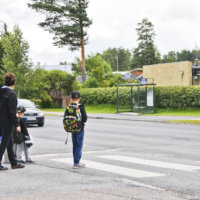 Nyt vietetään koulujen liikenneturvallisuusviikkoa: ”Lähipiirillä on merkittävä mahdollisuus tukea ja ohjata turvalliseen liikkumiseen”