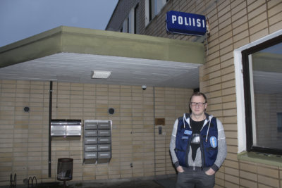 Ylinkonstaapeli Arto Niemelä jättää Ylöjärven poliisiaseman taakseen hieman haikein mielin. Jatkossa Niemelä työskentelee monen muun Ylöjärveltä lähtevän poliisin tapaan Nokialla.