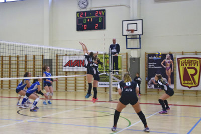 Ylöjärven Ryhdin naisten edustusjoukkue on Ylöjärven ylpeys. Kova ryhmä pelaa naisten ykkössarjaa.