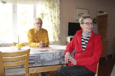 Sinikka Lamminen ja Pekka Tommila ovat olleet yhdessä kymmenen vuotta. Tampereelle he muuttivat Helsingistä vuonna 2013. Tommila on kotoisin Länsi-Suomesta ja Lamminen Pohjois-Karjalasta ja Tampereelta.