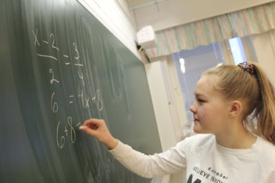 Emilja Särkkä, 16, on luontainen matikkalahjakkuus - Ylöjärven Uutiset
