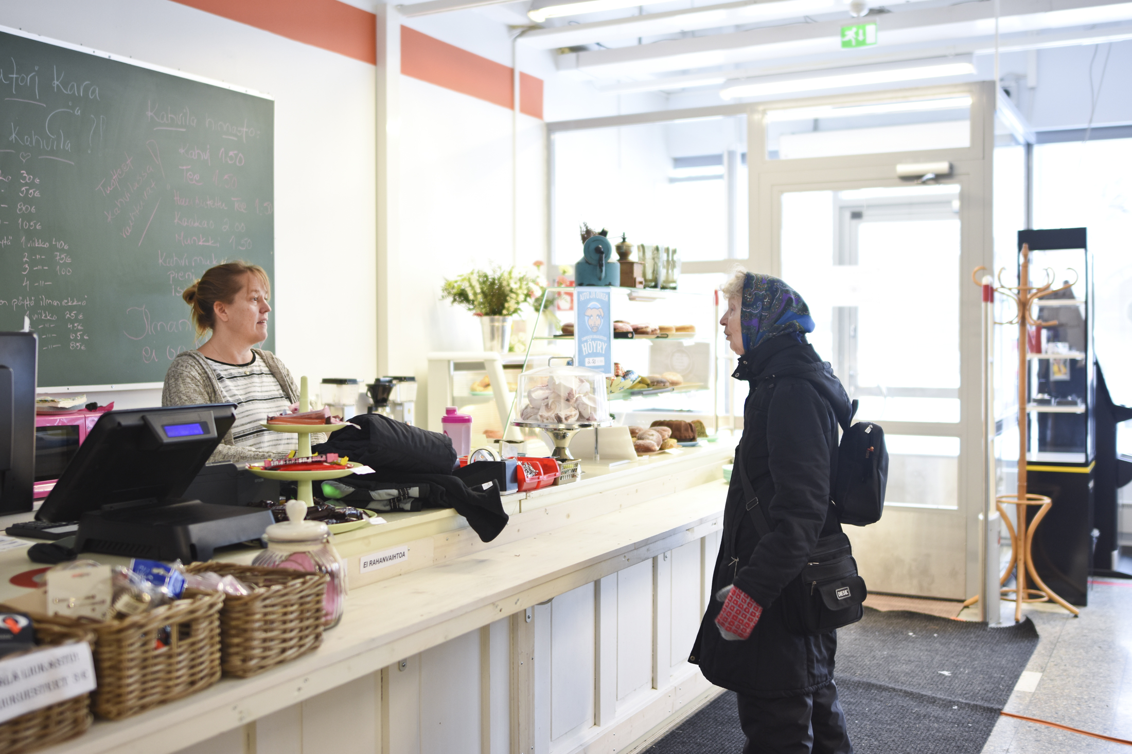 Asemantielle avattu kirppis-kahvila sai loistovastaanoton – 80 pöytää varattiin heti täyteen, yrittäjä: ”Kauhea kiire on ollut, kotona on käyty vain nukkumassa”