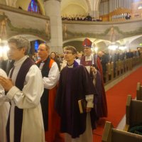 Rutterin kuoroteos viritti vahvan hengen piispa Matti Revon syntymäpäivän juhlamessuun