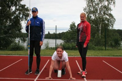 Miro Mäkinen, Ella Mustalahti, Roosa Lahtinen vaaka (1)