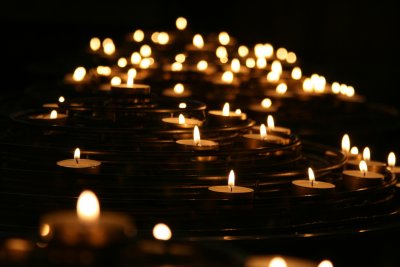 candlelights-1868525_1920