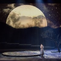 KOLME TÄHTEÄ: Tampereen Oopperan Carmen ei välitä etelän tunteenpaloa, mutta lavastus koukuttaa koko esityksen ajan