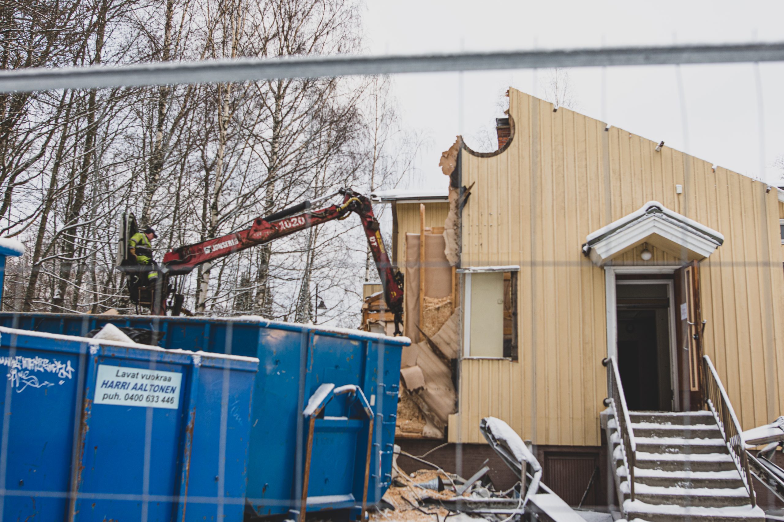 Musikantista lähti jo ainakin katto – Miksi paikallishistoriallisesti tärkeä rakennus puretaan?