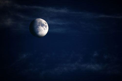 moon-5224745_1920