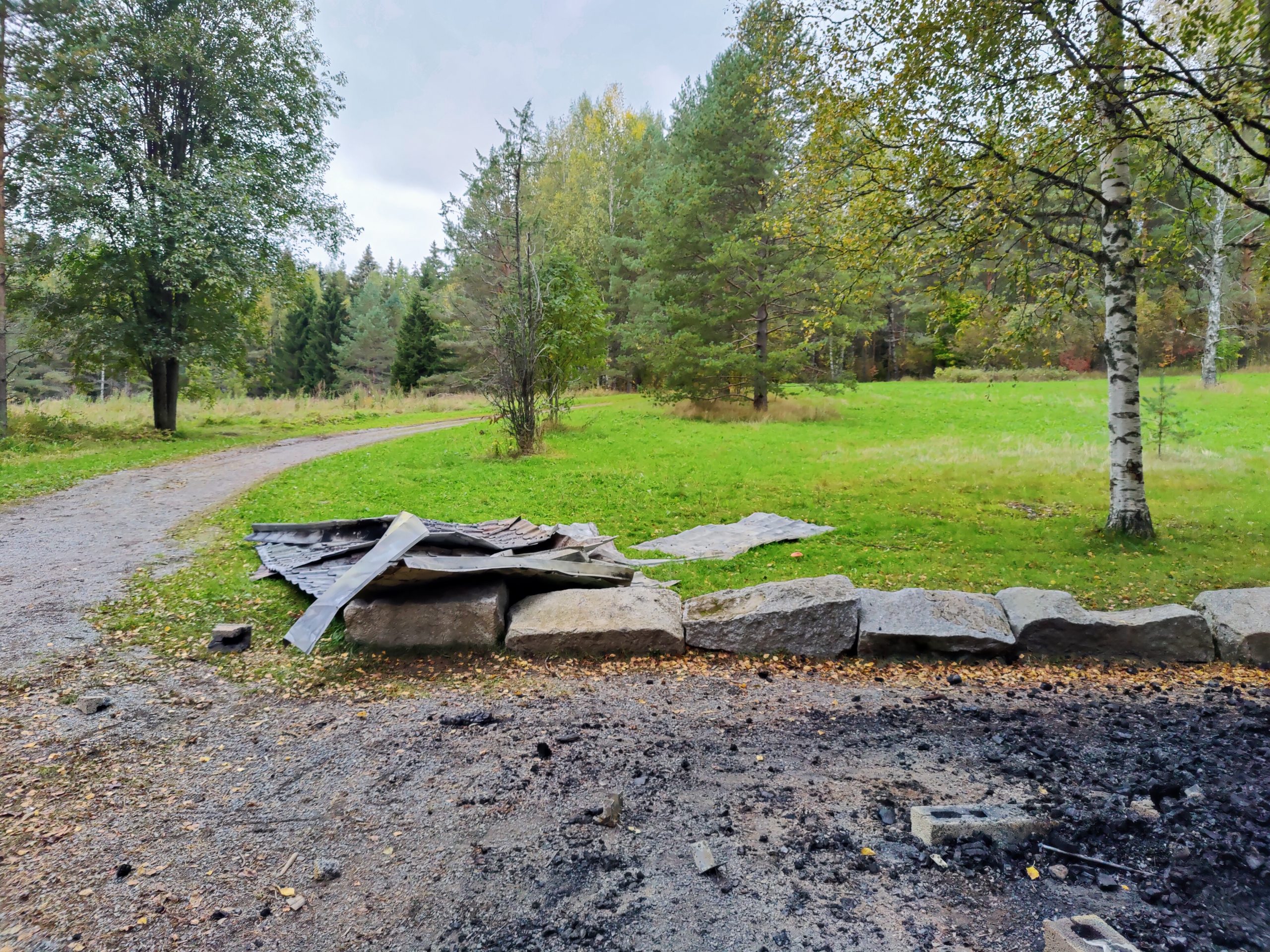 Pikku-Ahveniston poltettu laavu sai seuraajan – Paikalla ovat nyt upouudet  ja käyttövalmiit rakennukset - Ylöjärven Uutiset