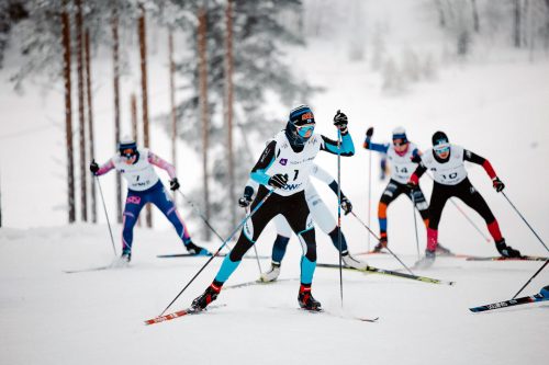 Elsa Torvinen hallitsi sprinttikilpailua Vuokatin hiihdoissa, jotka olivat myös nuorten MM- ja EYOF-katsastukset. Kuva Roni Lukkarinen. (1)