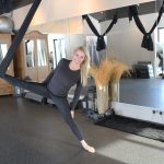 Entinen fitness-urheilija Tarja Pirinen on nykyisin lempeän liikunnan puolestapuhuja: ”Jäntevän ja toimivan kehon voi saavuttaa muutenkin kuin suonet pullottaen itseään rääkäten”
