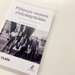Piilipuun varjosta yhdyskäytävään – Monipuolinen teos katsoo Tampereen klassillisen lukion historiaa 120-vuostisjuhlasta aina 1900-luvun alkuun