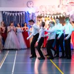 Tanssia ja pukuloistoa luvassa perjantaina: Vanhojen tansseja pääsee seuraamaan Kauppakeskus Elossa
