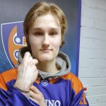 Jääkiekkoilija Oiva Keskisen ura on vahvassa nousussa – Nuorten mestaruutta tavoittelevan sentterin taito puree maajoukkuepeleissäkin