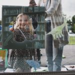 Innokkaat pienet taiteilijat koristelivat kirjaston ikkunat Korttelipäivässä – Katso kuvagalleria tapahtumasta