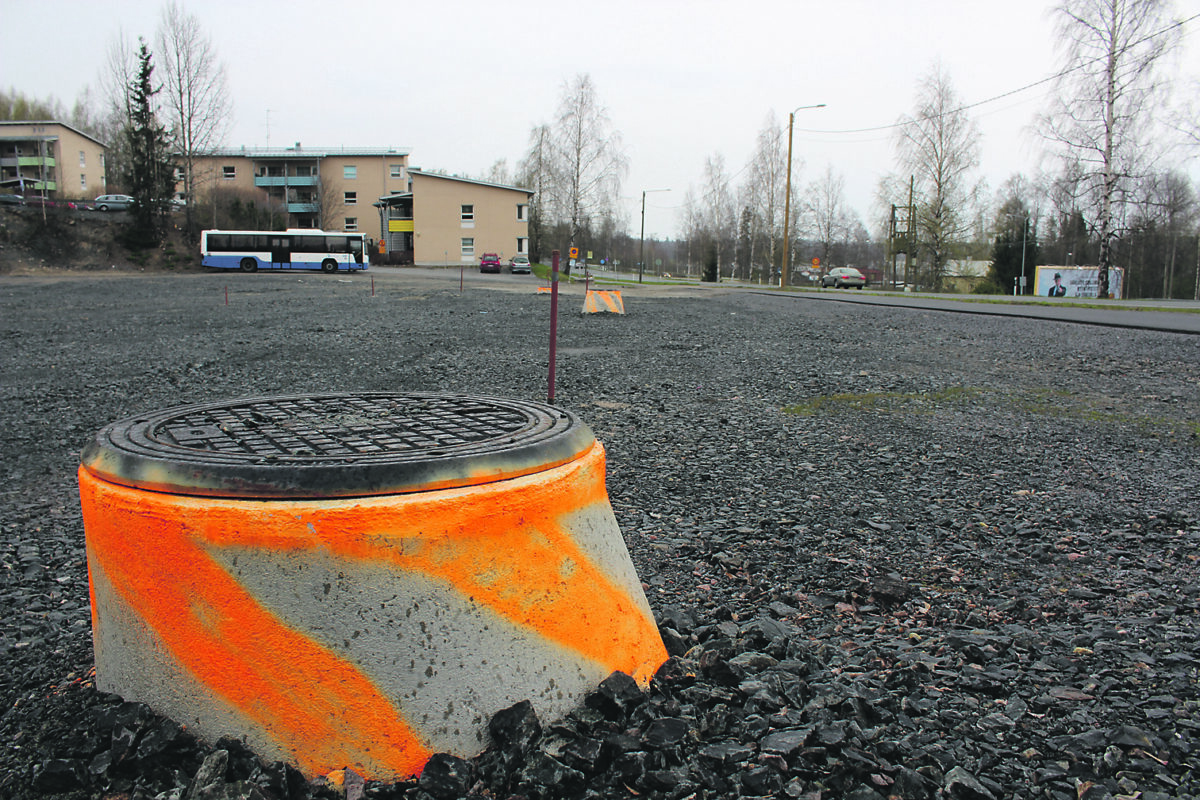 Saastuneen tontin puhdistus tyssäsi valitukseen – Kunnostusurakka Soppeenmäessä lykkääntyy taas