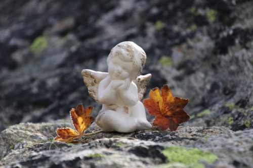angel-figurine-7556474_1920