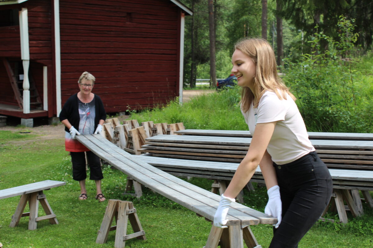 Onko kesätyöpaikka vielä hakematta? Ylöjärven kaupunki tarjoaa nuorille puistotöitä, siivousta, lasten kanssa puuhailua päiväkodissa…